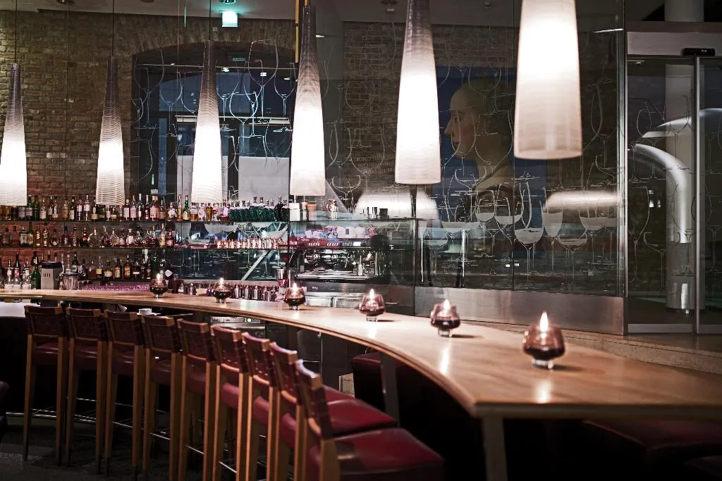 Bar, Palais Coburg, Vienna