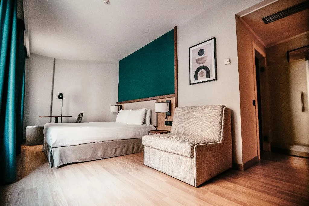 FAMILY ROOM STANDARD Room, Hotel Elche Centro Affiliated by Melia, Costa Blanca