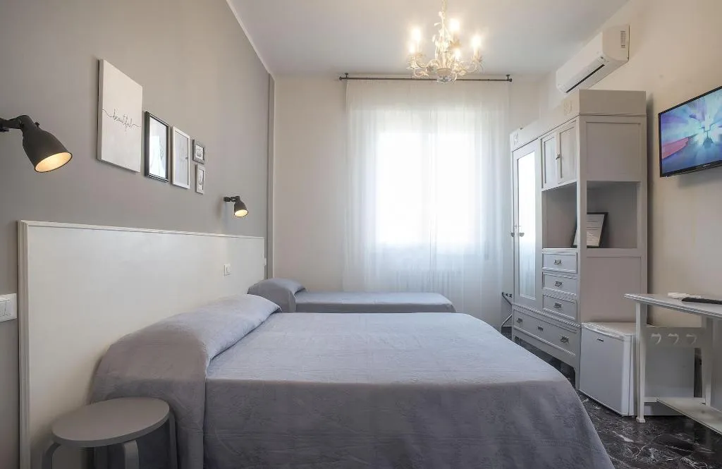 Room, Florence House Careggi, Florence