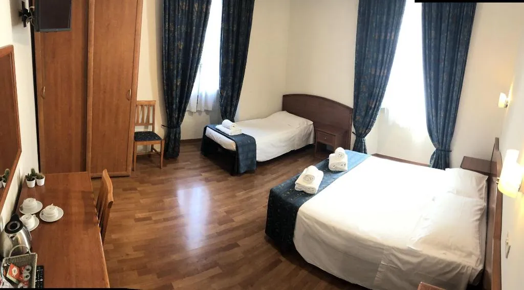 Room, Soggiorno Madrid, Florence