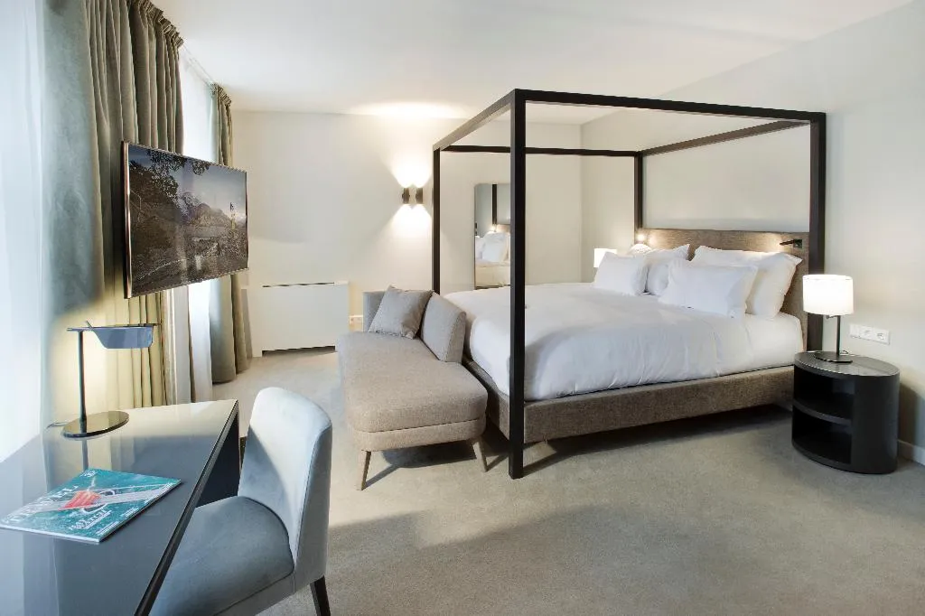 Double or Twin DELUXE Room, Pestana Amsterdam Riverside, Amsterdam