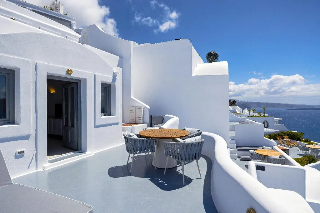 DOUBLE WITH JACUZZI Room, IKIES Santorini, Santorini