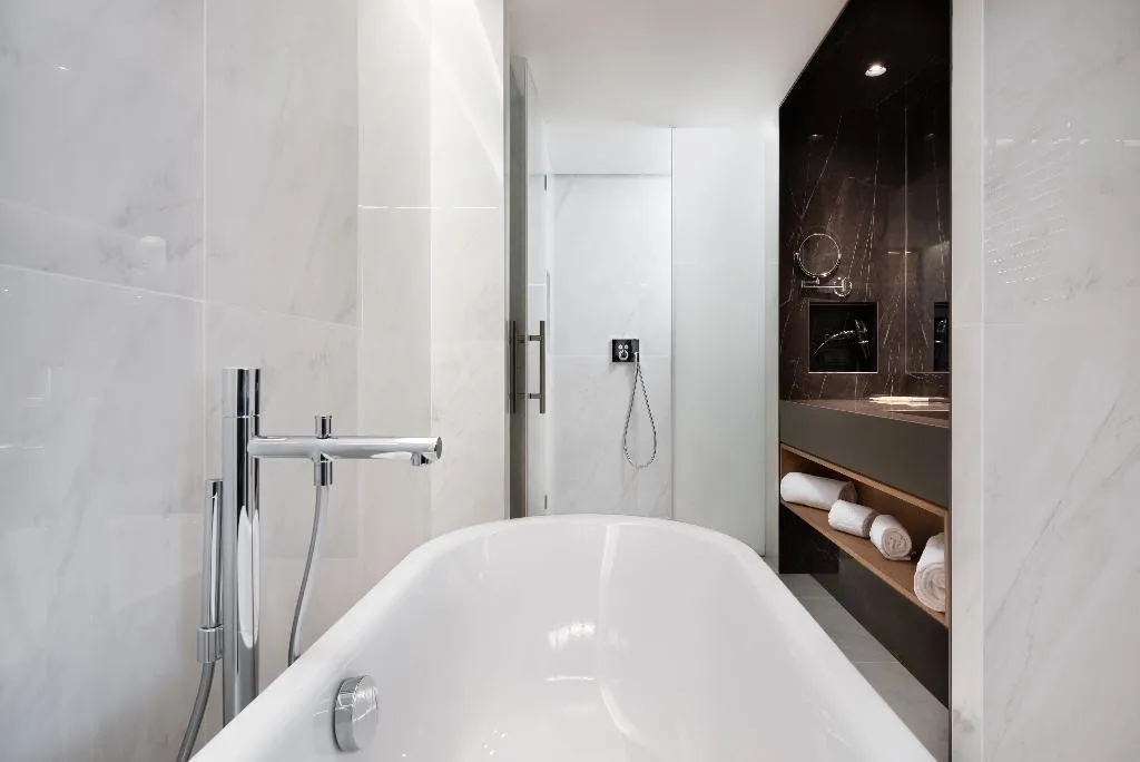 JUNIOR SUITE STANDARD Room, Eurostars Aliados, Porto