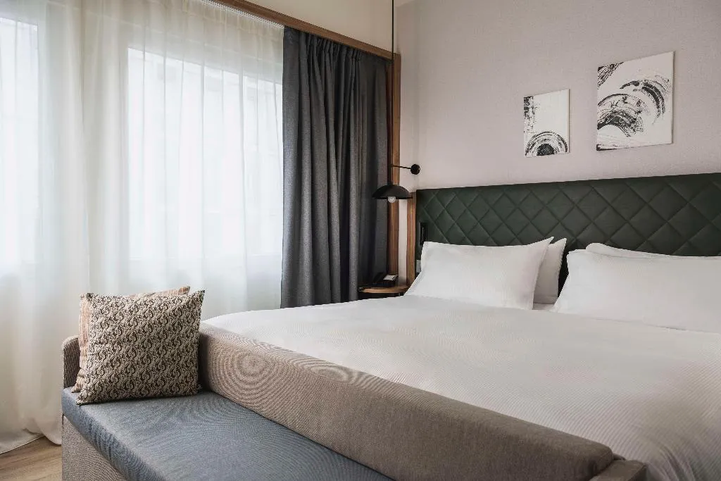 DOUBLE KING SIZE BED Room, Hilton Garden Inn Padova City Centre, Venice