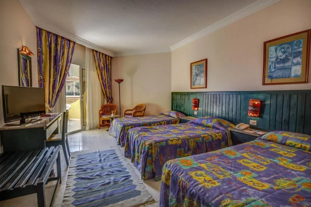 FAMILY ROOM POOL VIEW Room, Eurotel Palm Beach Resort, Red Sea Riviera