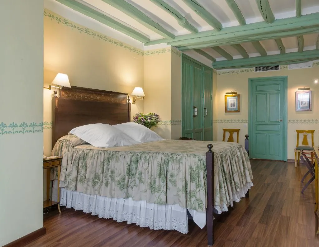 Double or Twin SUPERIOR Room, Casas de la Juderia, Seville