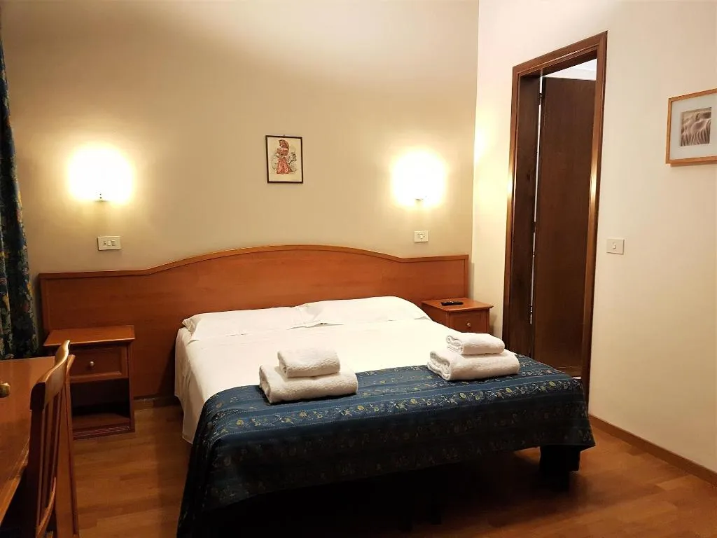 Room, Soggiorno Madrid, Florence