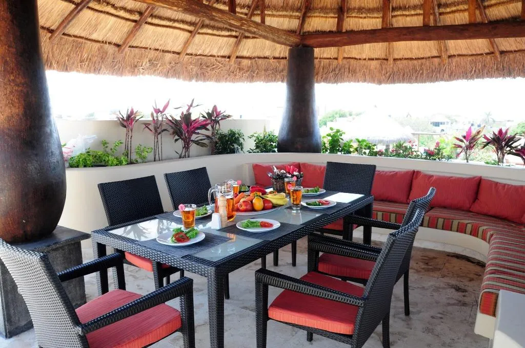 Terrace, El Taj Ocean Front and Beachside Condo Hotel, Playa Del Carmen