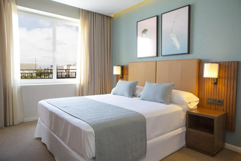 DOUBLE DELUXE WITH TERRACE Room, Hotel Riu Plaza España, Madrid