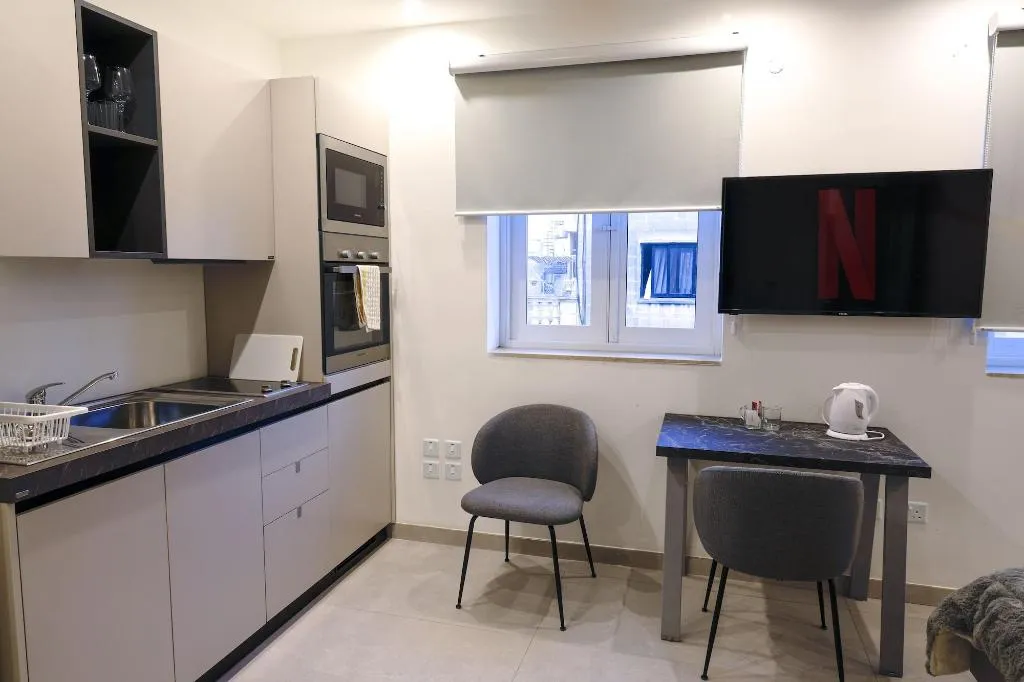 Room, The Central Guesthouse, Malta