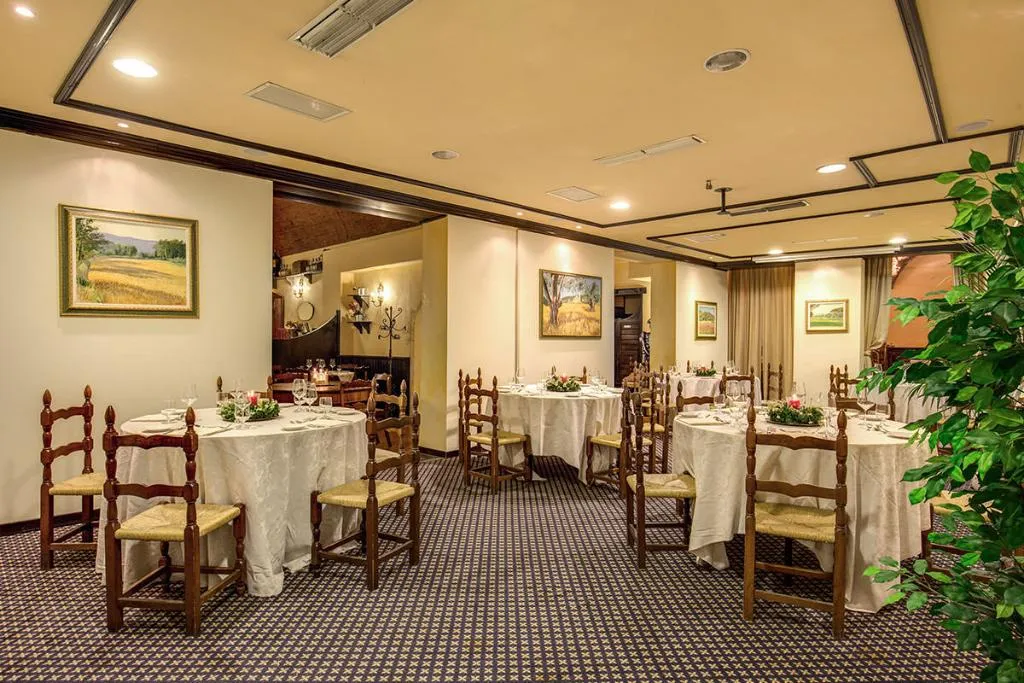 Restaurant, Croce Di Malta Florence, Florence