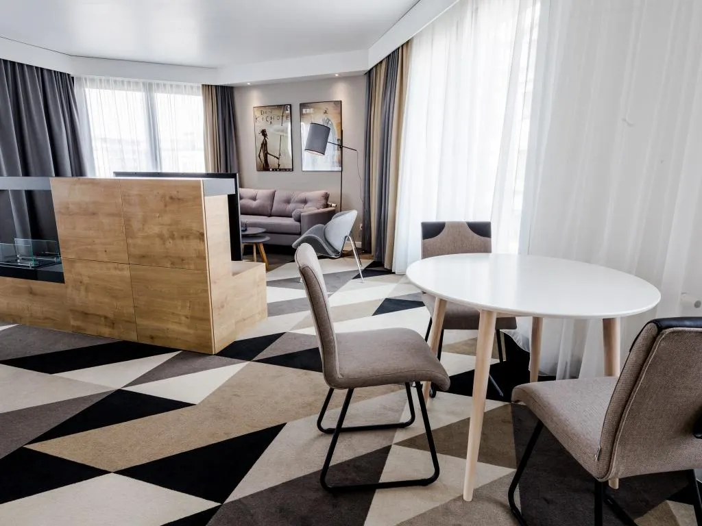 Room, Lwowska1, Krakow