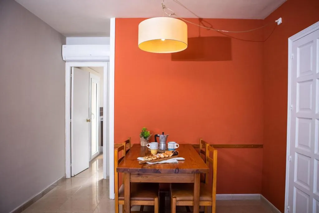 Room, Tropik, Costa Brava