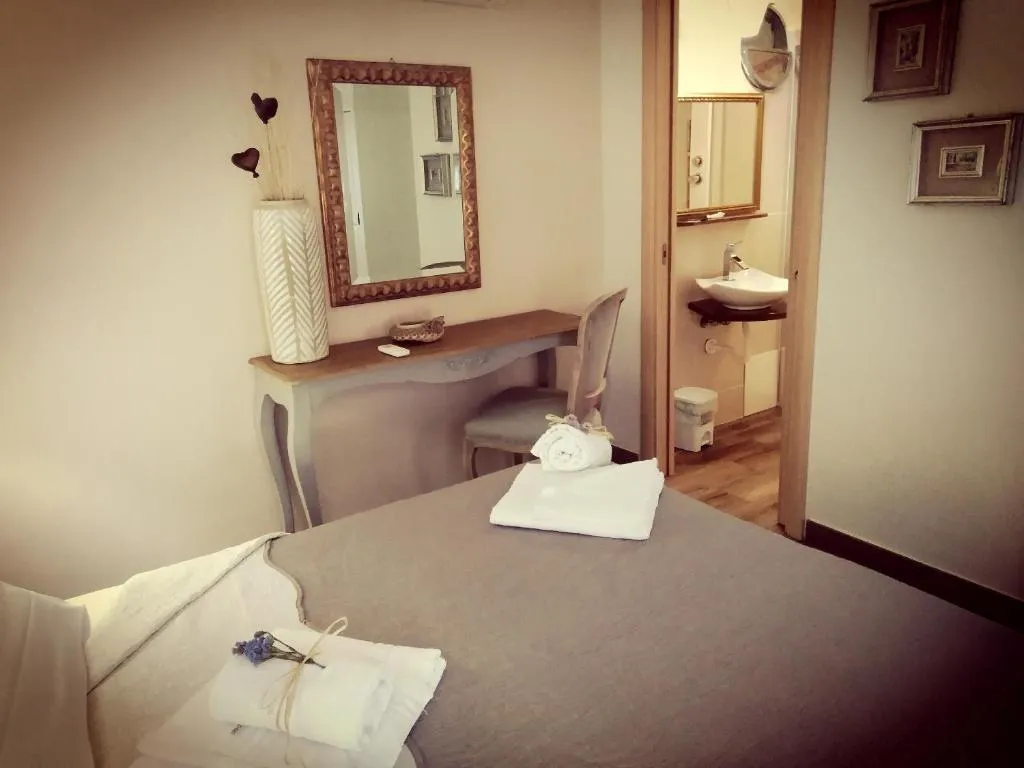 TWIN LAKE VIEW Room, Baia D'oro, Rome