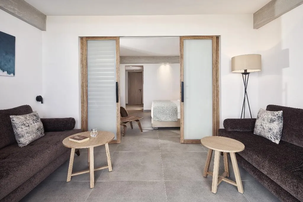 FAMILY ROOM LAND VIEW Room, Atlantica Caldera Palace, Crete