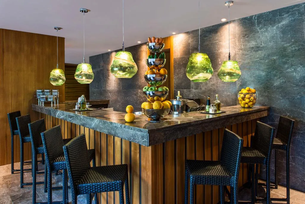 Bar, Regnum Carya, Antalya