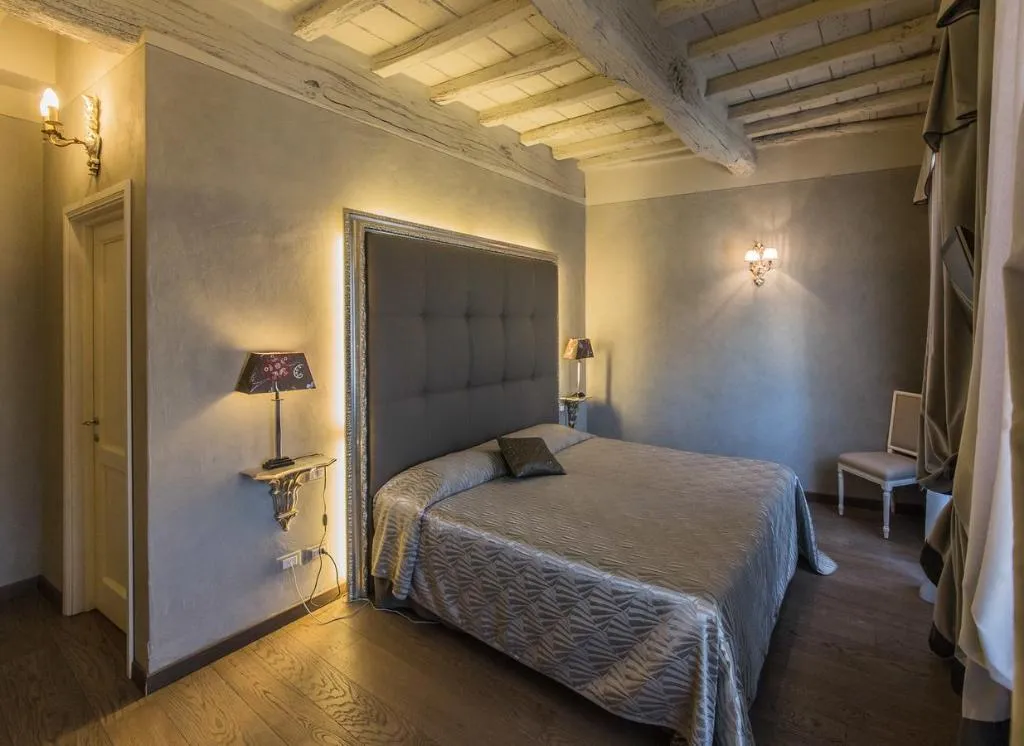 Room, Villa Casagrande, Florence