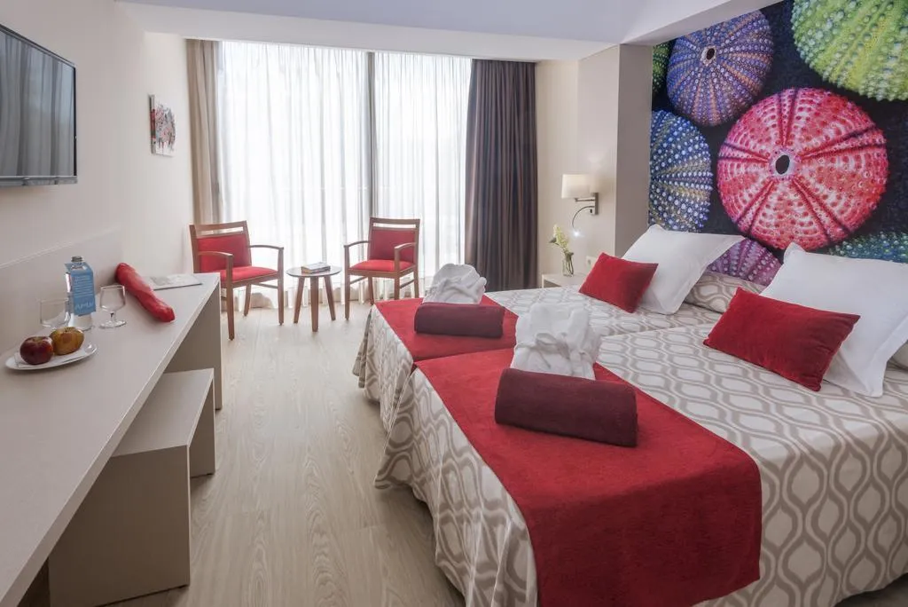 TRIPLE SUPERIOR Room, Sumus Stella and Spa, Costa Brava