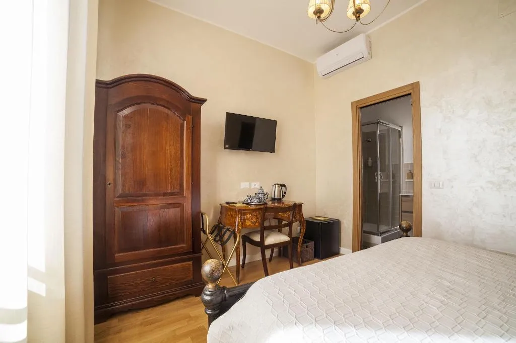 Room, Regina Bed & Breakfast, Rome