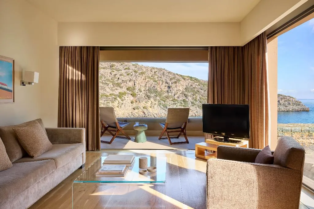 VILLA WITH PRIVATE POOL Room, Daios Cove, Crete
