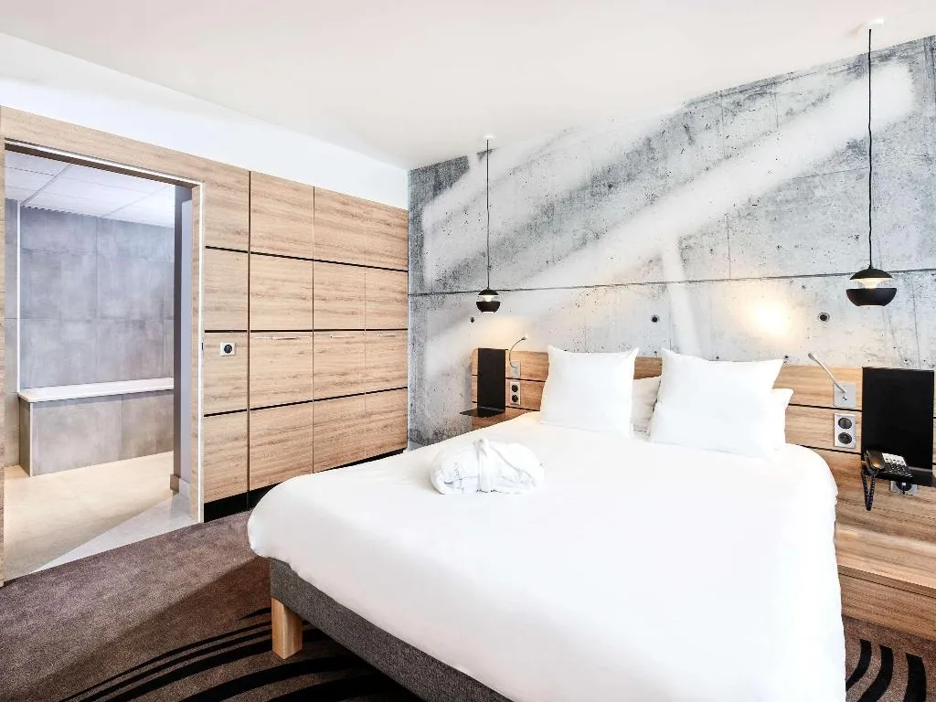 SUITE WITH KITCHENETTE Room, Novotel Krakow City West, Krakow
