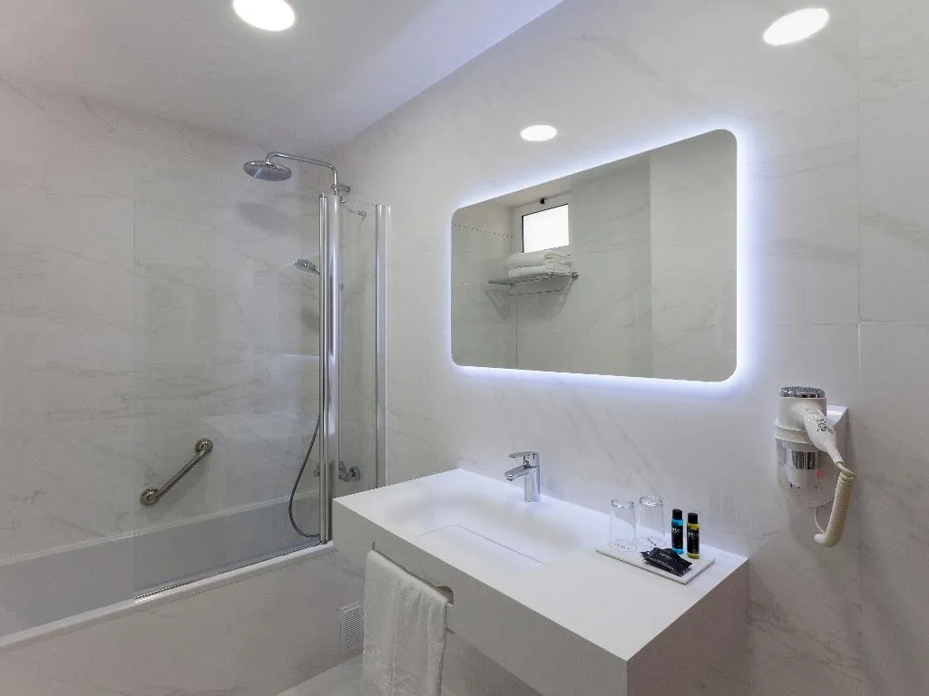 TRIPLE CITY VIEW Room, Lutecia Smart Design Hotel, Lisbon