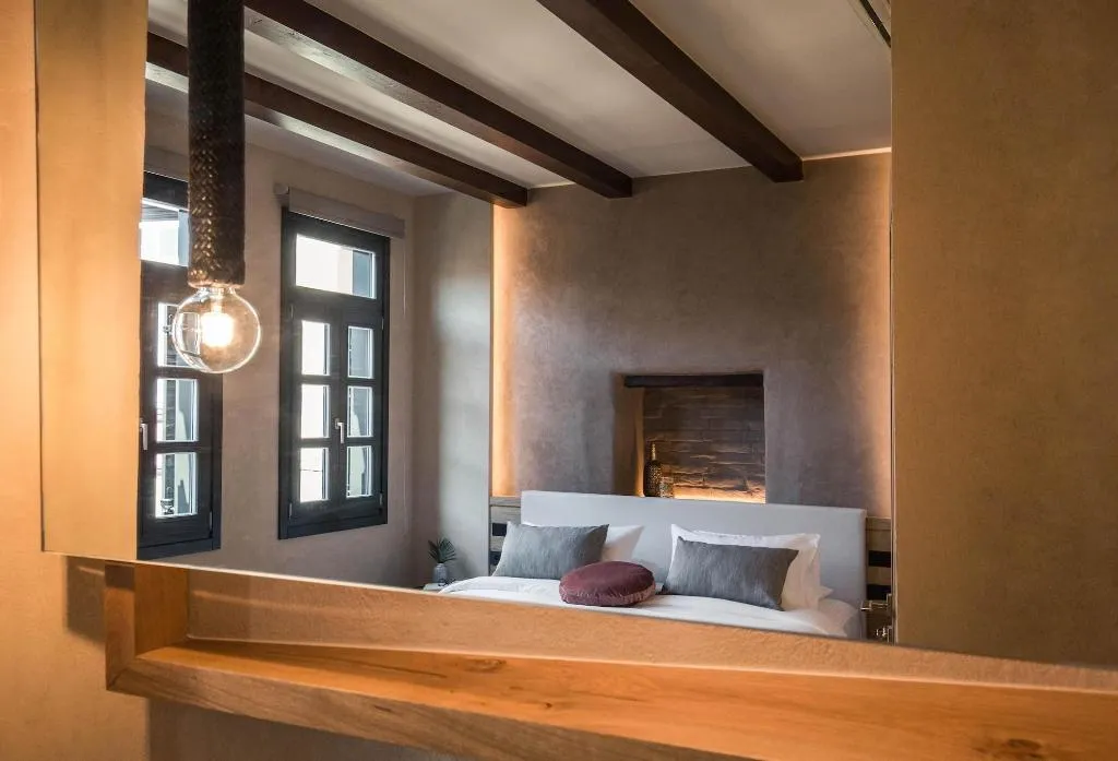 Room, J&G Suites, Crete