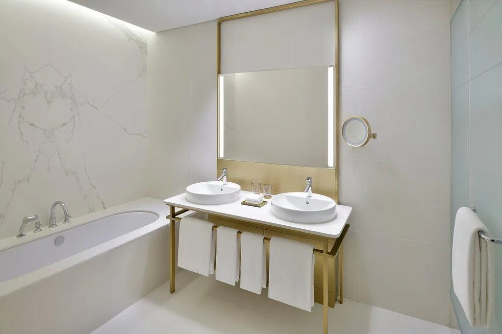 DOUBLE DELUXE WITH BALCONY Room, Vida Creek Harbour, Dubai