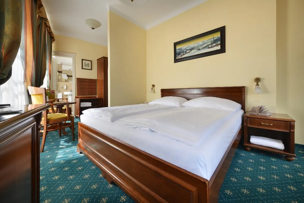 Double or Twin STANDARD Room, Certovka, Prague