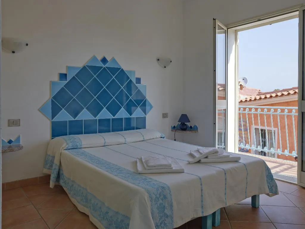 APARTMENT CAPACITY 6 Room, Lu Nibareddu Residence Hotel, Olbia