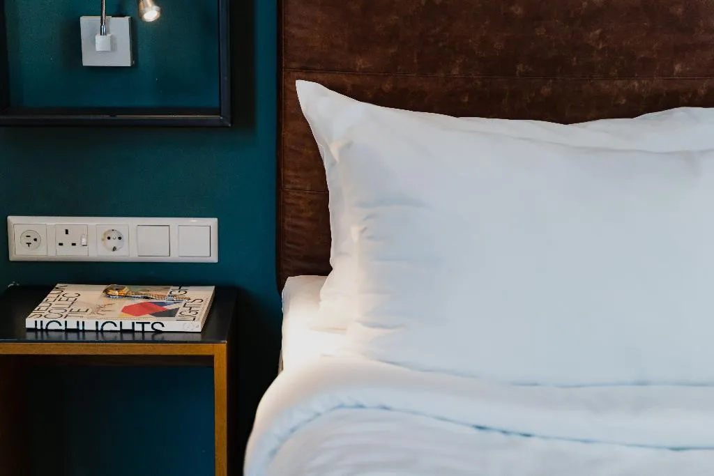 JUNIOR SUITE STANDARD Room, Hotel De Hallen, Amsterdam