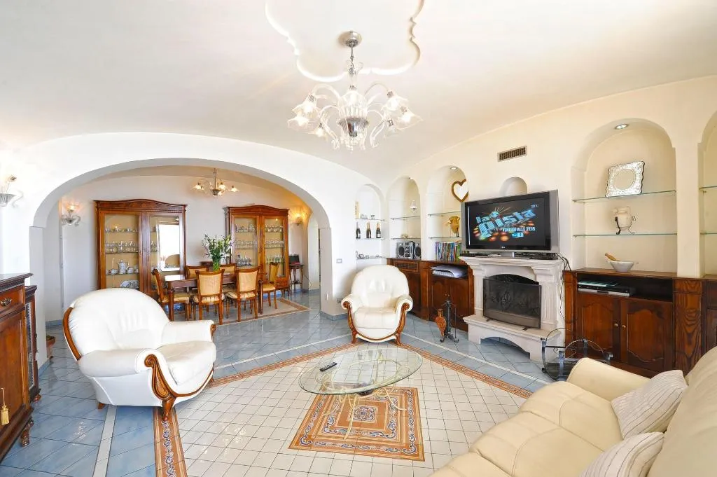 Lobby, La Sorgente Del Sole, Naples