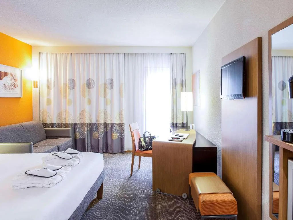 DOUBLE QUEEN SIZE BED Room, Novotel Lisboa, Lisbon