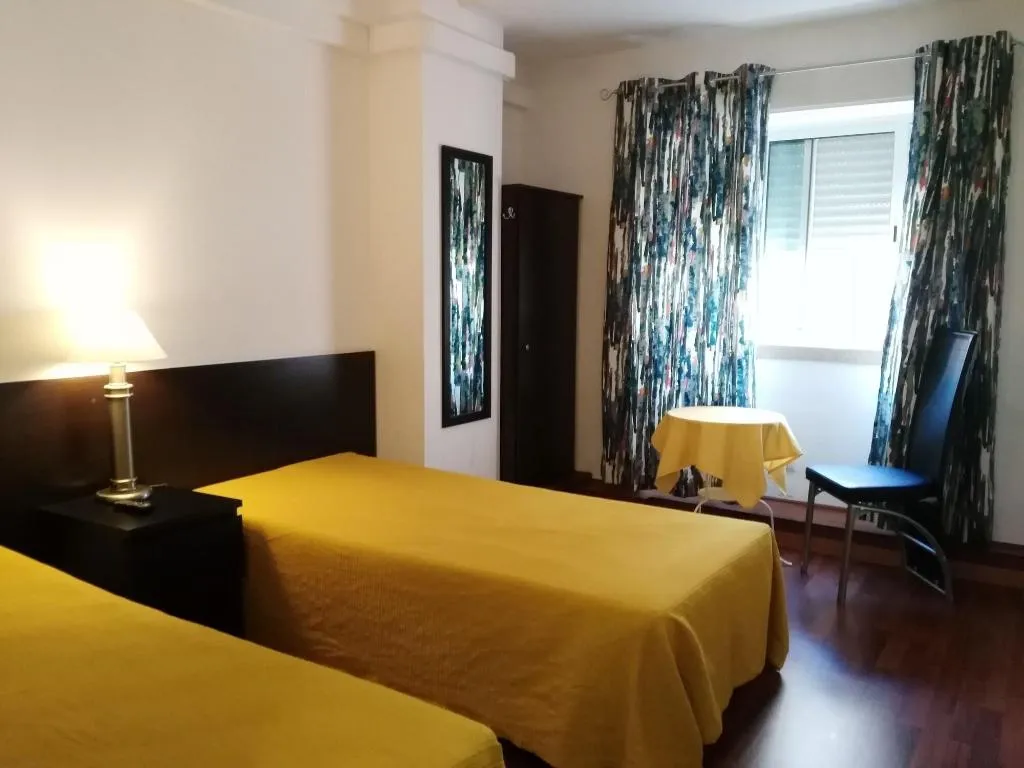 Room, A Ponte, Lisbon