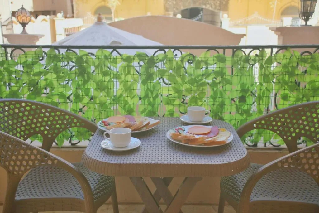 APARTMENT KING SIZE BED Room, Settle Inn South 90 Apartments, Cairo