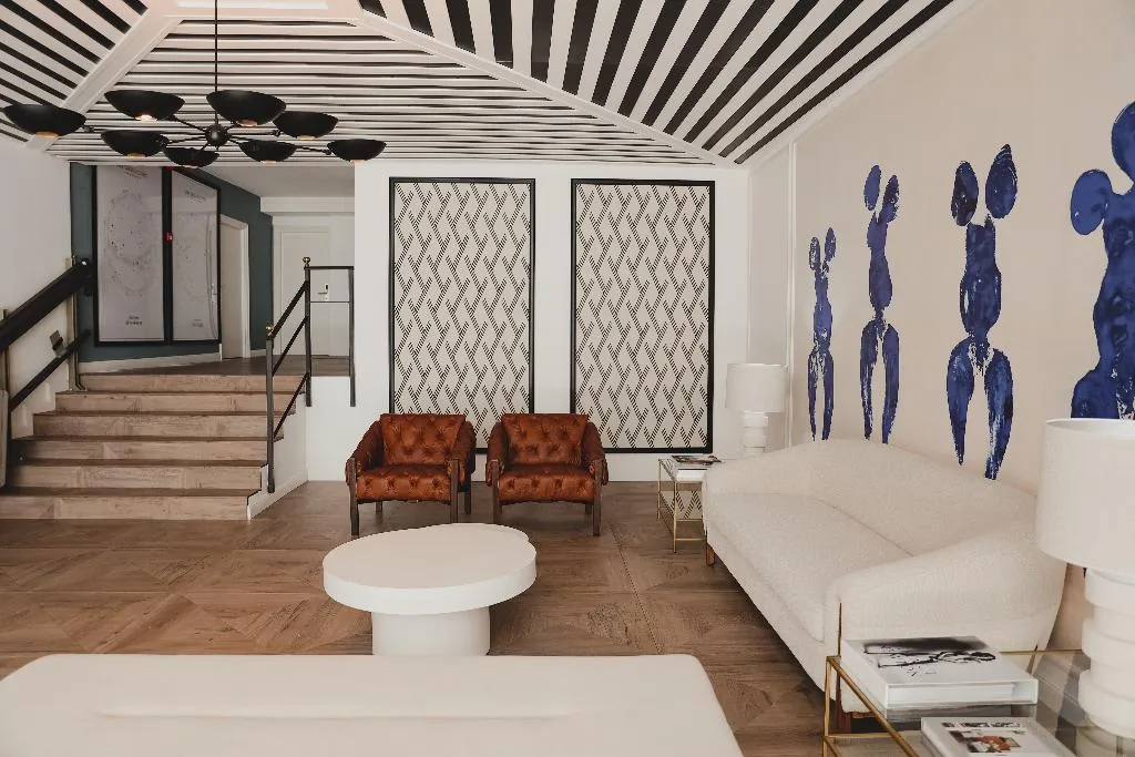 Lobby, Hoposa Daina, Majorca