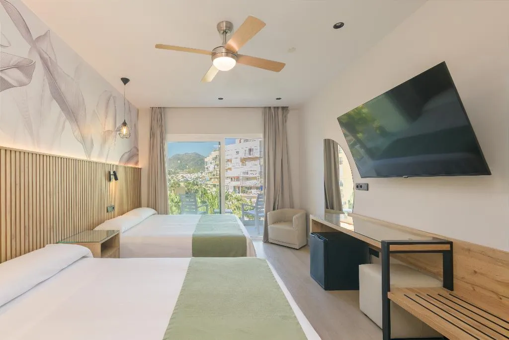 QUADRUPLE CAPACITY 4 Room, Hotel Parasol by Dorobe, Costa Del Sol