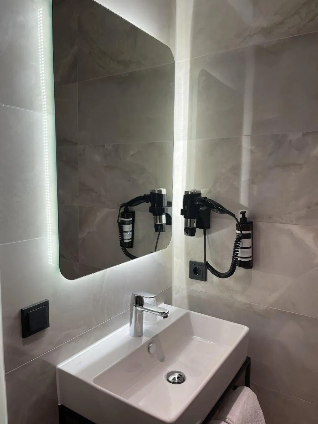 Room, OZO Hotels Antares Amsterdam Schiphol Airport, Amsterdam