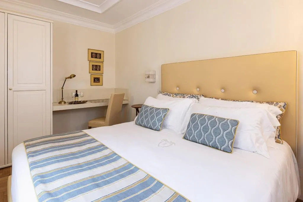 DOUBLE CLASSIC QUEEN BED Room, Palazzo Marziale, Naples