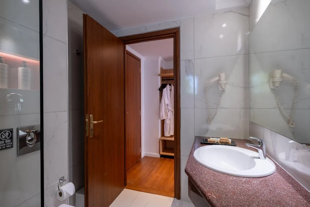 Double or Twin EXECUTIVE SEA VIEW Room, Mediterranean Beach Resort, Zante