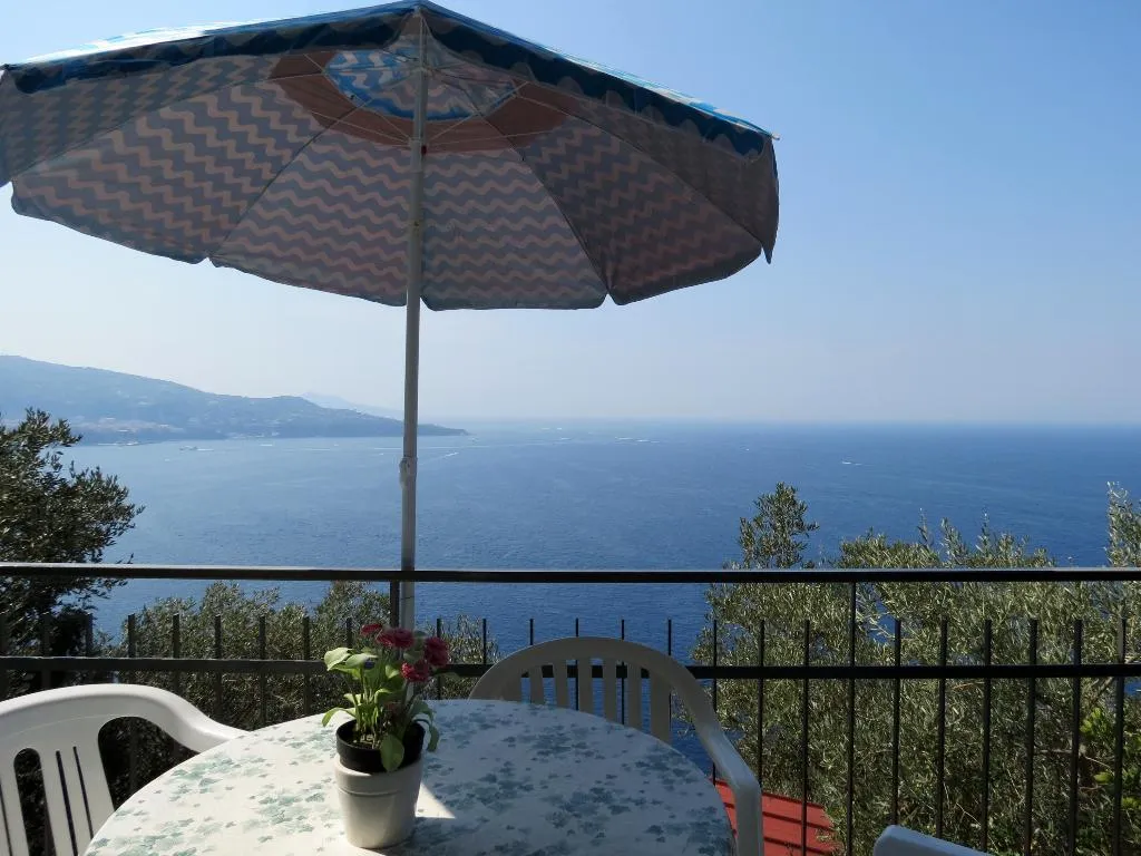 CHALET SEA VIEW CAPACITY 3 Room, Baia Serena, Naples