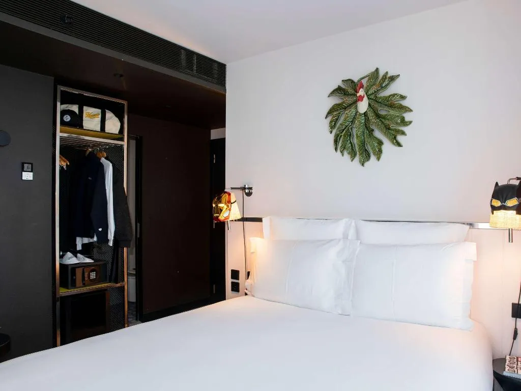 DOUBLE WITH VIEWS Room, Mama Shelter Lisboa, Lisbon