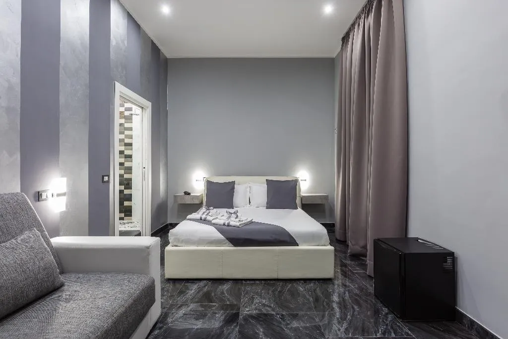 DOUBLE STANDARD Room, Hotel Palace Napoli, Naples