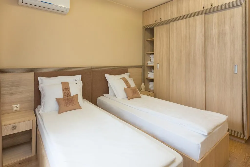 APARTMENT TWO BEDROOMS Room, Argisht Partez, Varna