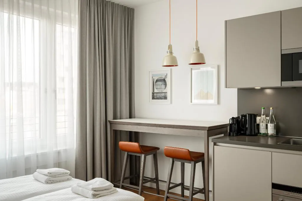SUITE ONE BEDROOM ONE BATHROOM Room, High Park am Potsdamer Platz, Berlin