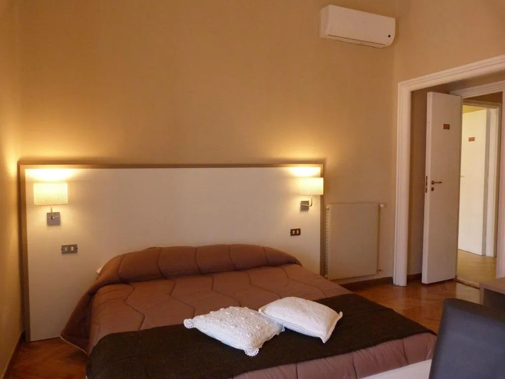 Room, B&B Il Ventre di Napoli, Naples