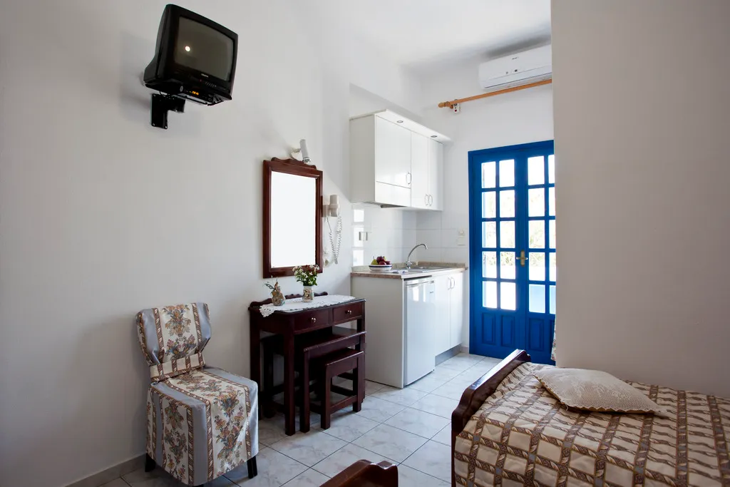 STUDIO CAPACITY 2 Room, Ancient Thera Studios, Santorini