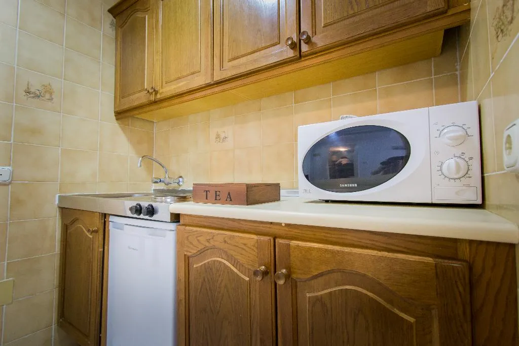 STUDIO STANDARD Room, Holidays2Benal Beach, Costa Del Sol