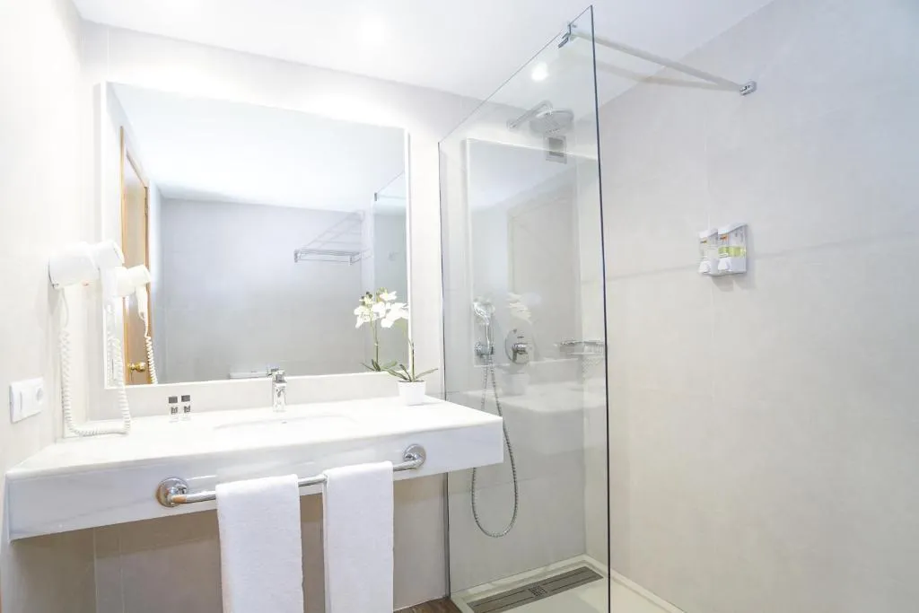 Double or Twin SUPERIOR Room, Hotel Millor Sol, Majorca