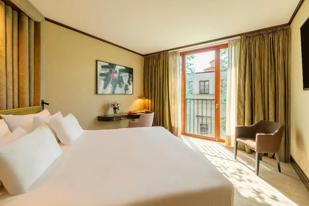 DOUBLE DELUXE Room, NH Collection Prague Carlo IV, Prague